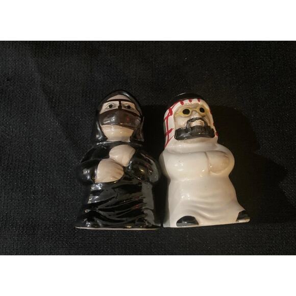 Rare Muslim Couple Salt and Pepper Shaker EURO Collection Dubai Made in P.R.C. - Picture 6 of 11